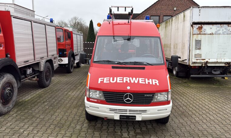 5EAD61D2 BE75 483E 9663 6BCF103F62DA